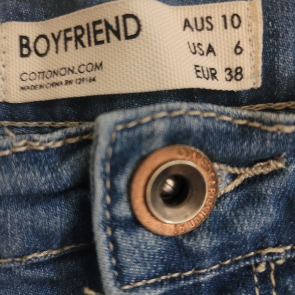Size 6 jeans - Picture 3 of 3